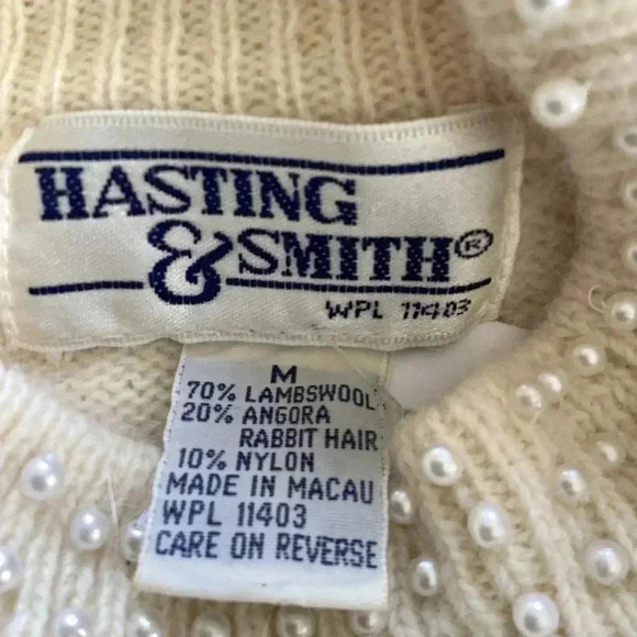 Hastings & Smith  NWT Cream Lambswool & Angora Blend Sweater soft size medium - Picture 9 of 10